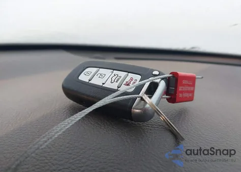 2013 Hyundai Genesis 3.8 z USA, uszkodzony, nr VIN KMHGC4DD8DU235847